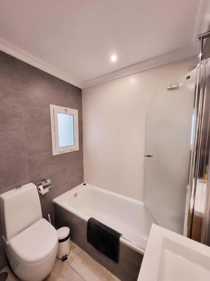 Stylish 3 Bedroom Penthouse In Marbella Centre With Large Pool Close To The Beach Exterior photo